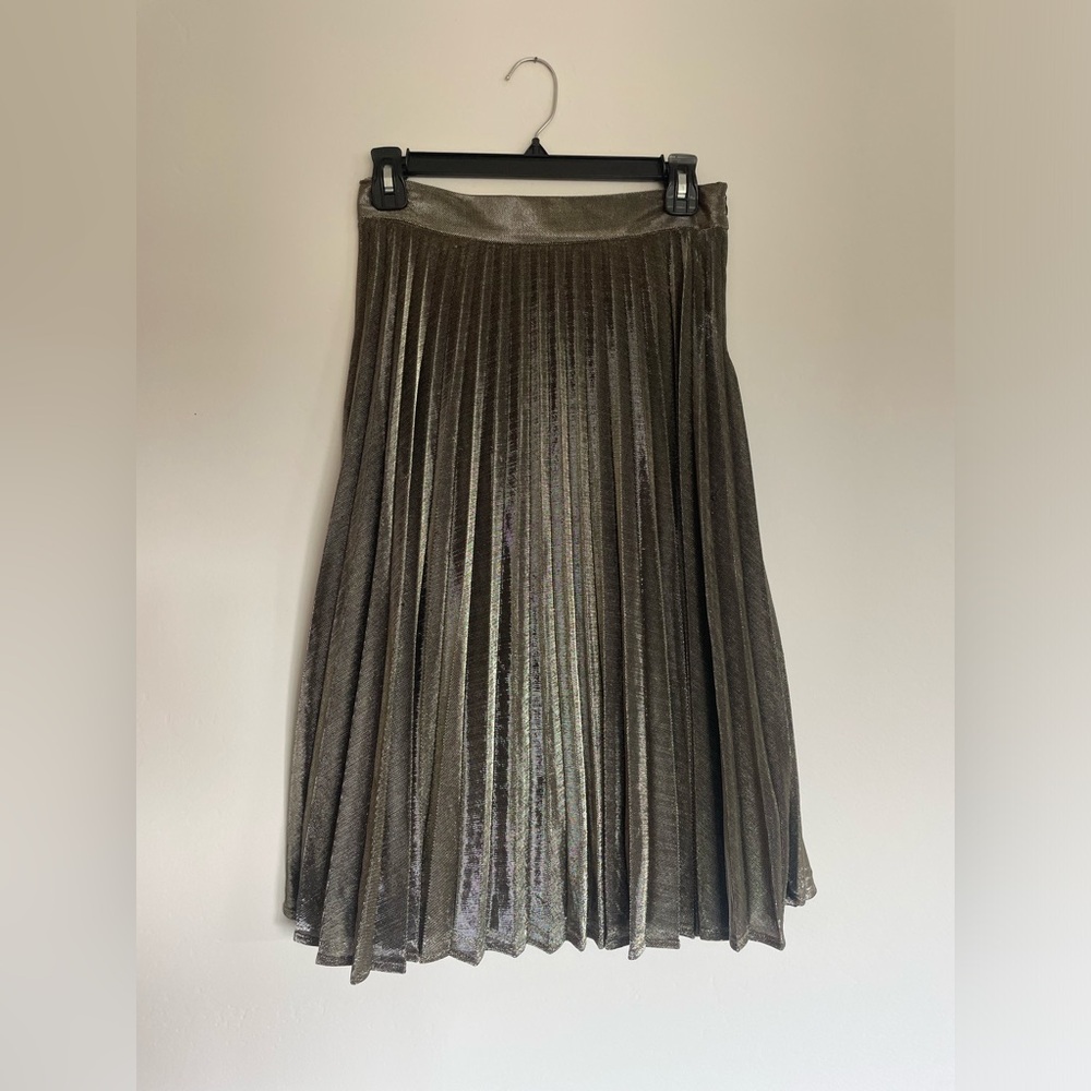 Pleated gold midi skirt